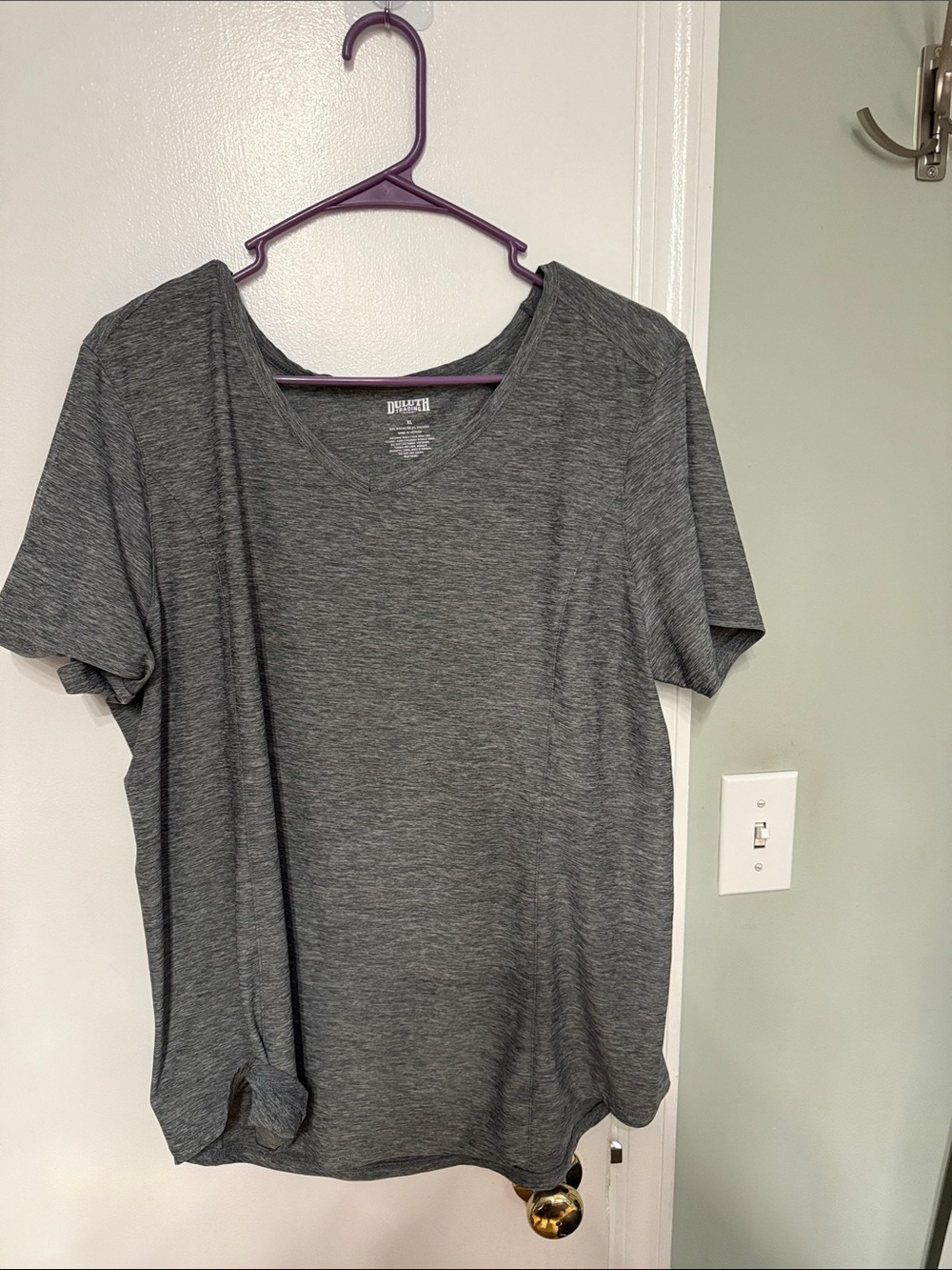 Duluth Trading Co Women’s XL Gray V Neck Performance Stretch Short Sleeve Top
